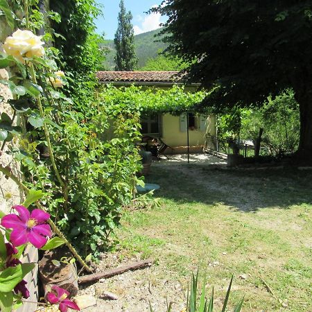 Le Moulin Bed & Breakfast Pradelle Exterior photo