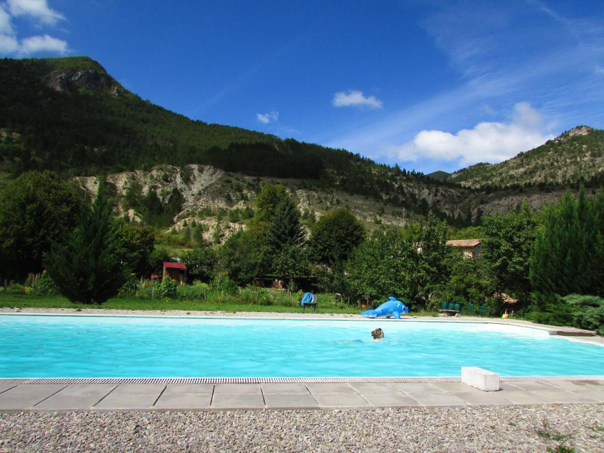 Le Moulin Bed & Breakfast Pradelle Exterior photo