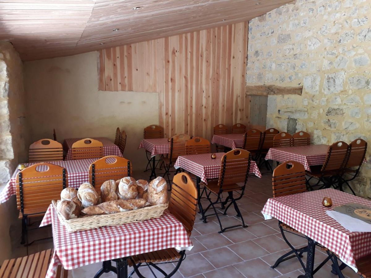 Le Moulin Bed & Breakfast Pradelle Exterior photo