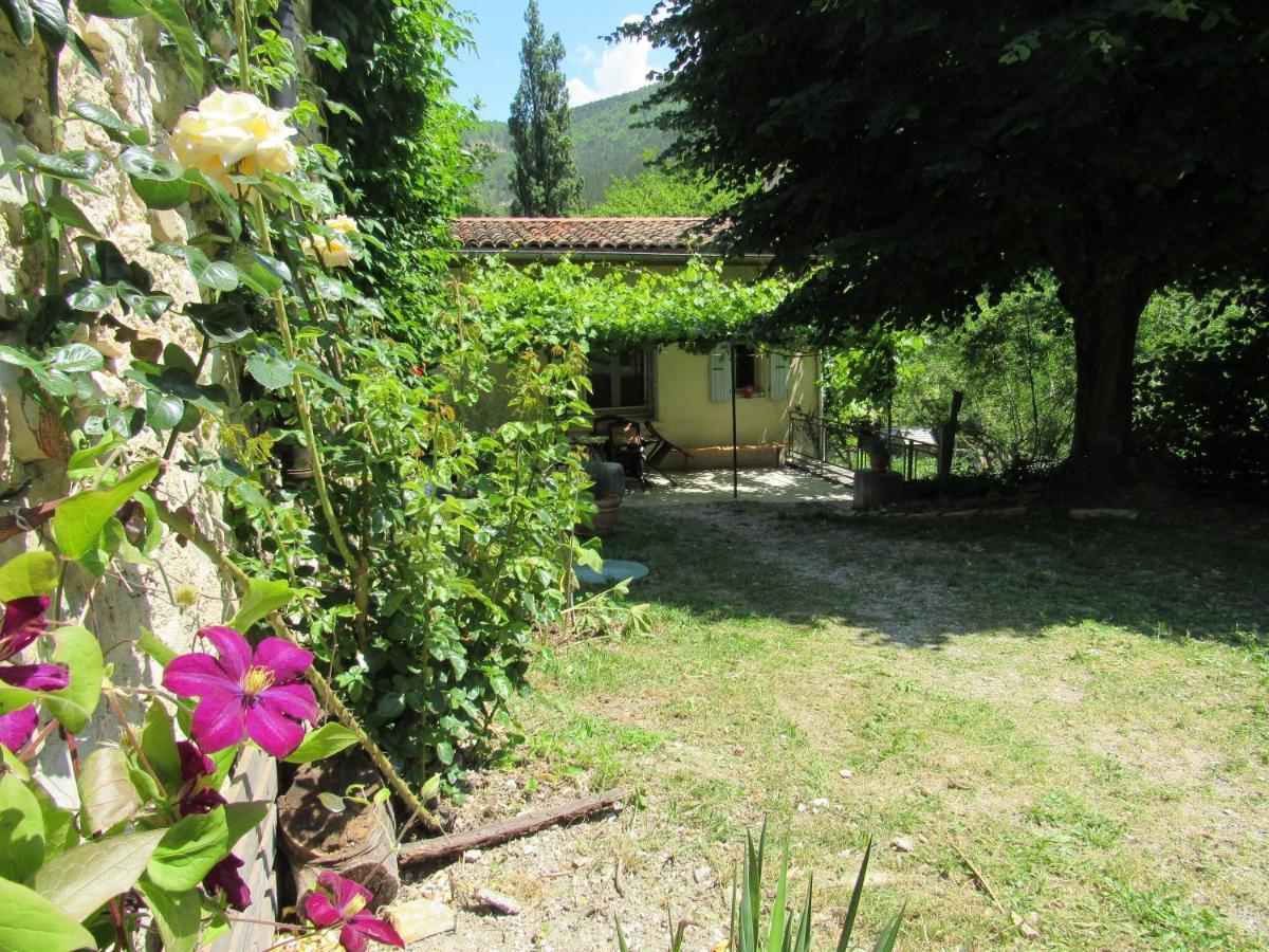 Le Moulin Bed & Breakfast Pradelle Exterior photo