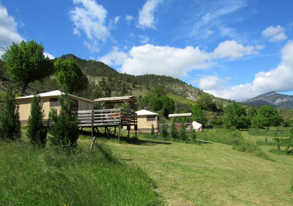 Le Moulin Bed & Breakfast Pradelle Exterior photo