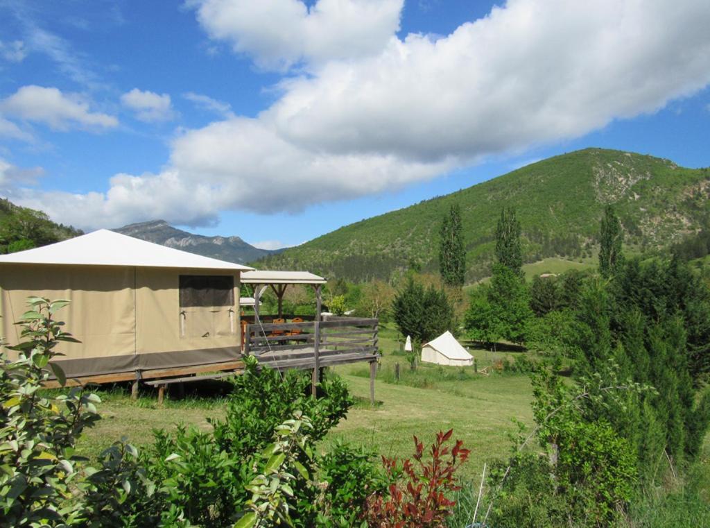 Le Moulin Bed & Breakfast Pradelle Exterior photo